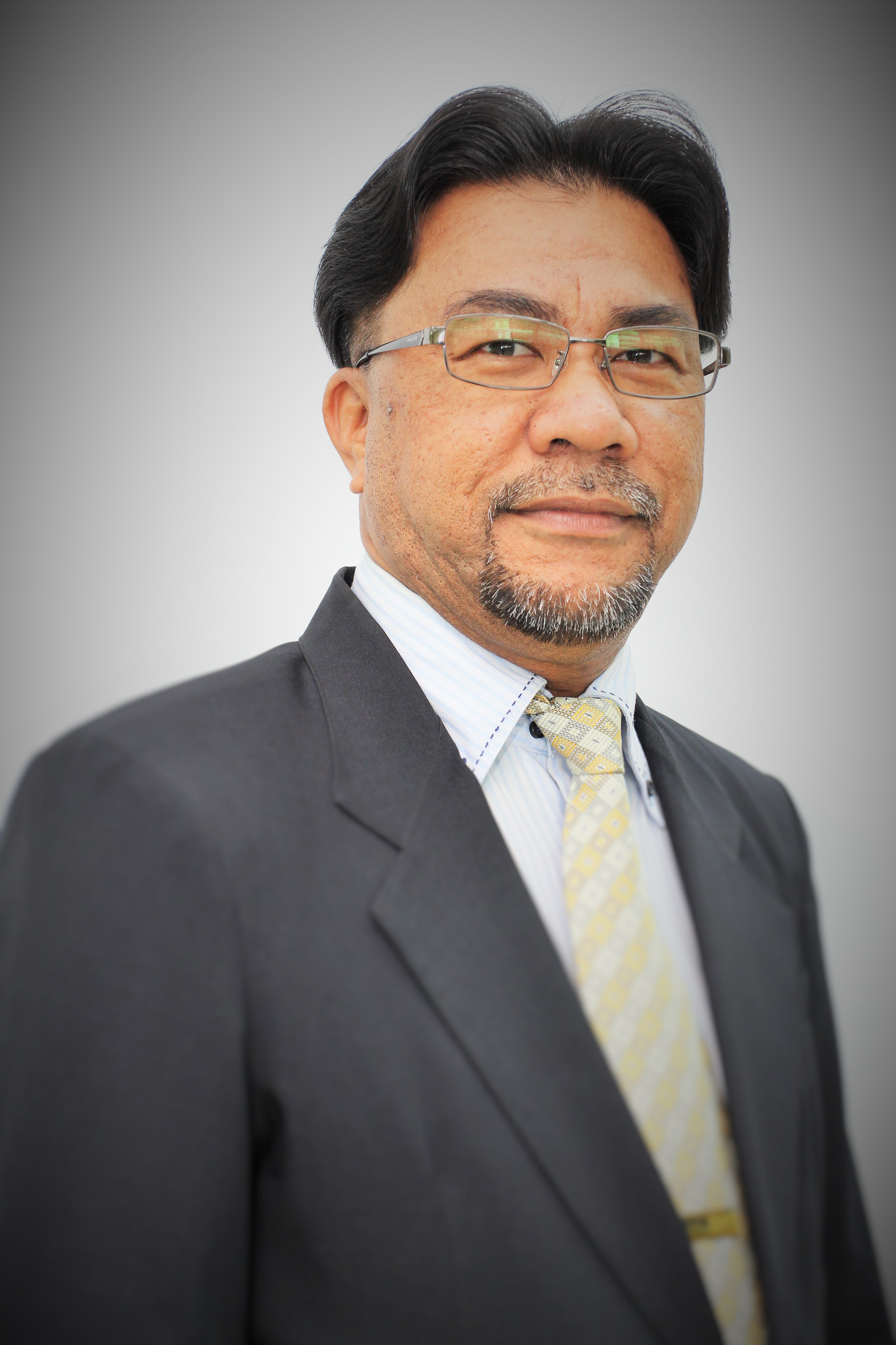 PROF. MADYA Sr. Dr. MOHD EFFENDI BIN DAUD