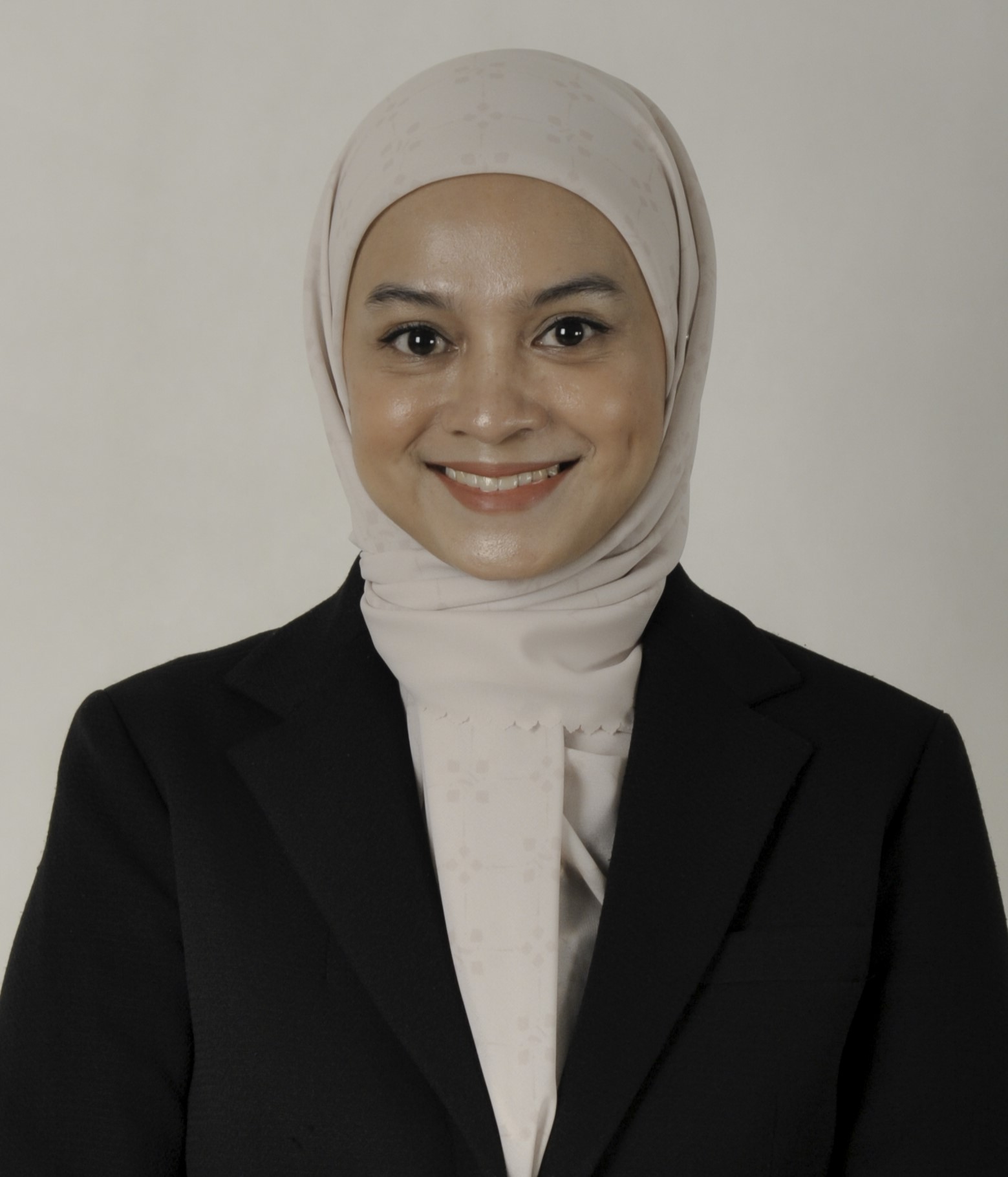 PUAN NUR FARAHANA BINTI AZMAN